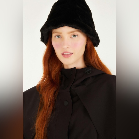 Farm Rio: Black Growing Flowers Raincoat / jacket - Picture 4 of 14